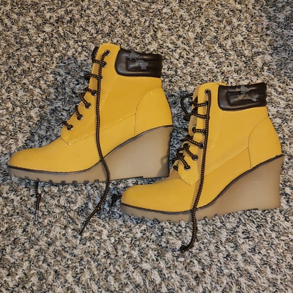 Boots - Picture 2 of 3